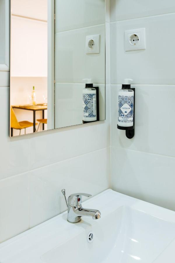 Cozy & Small Studio In The Center Lisboa Exteriör bild